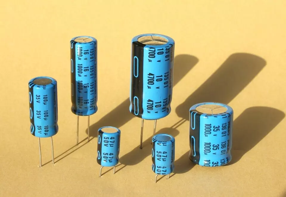 CAPACITOR ELETROLITICO 0,47 X50V