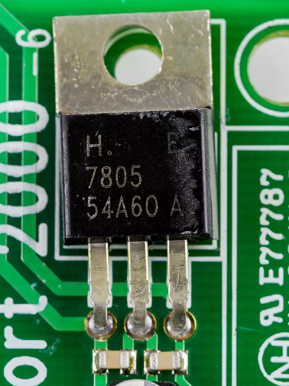 CI 7805 METAL REG