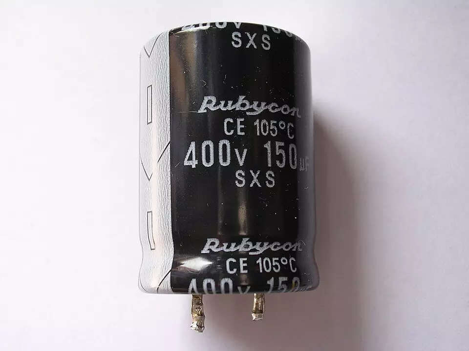 CAPACITOR ELETROLITICO 1000 X 100V